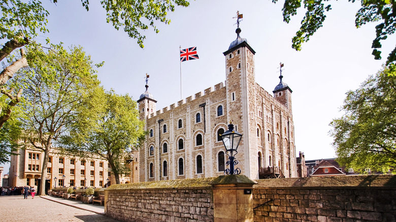 tower of london during daytime