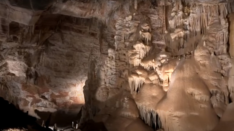 Kartchner Caverns underground formations