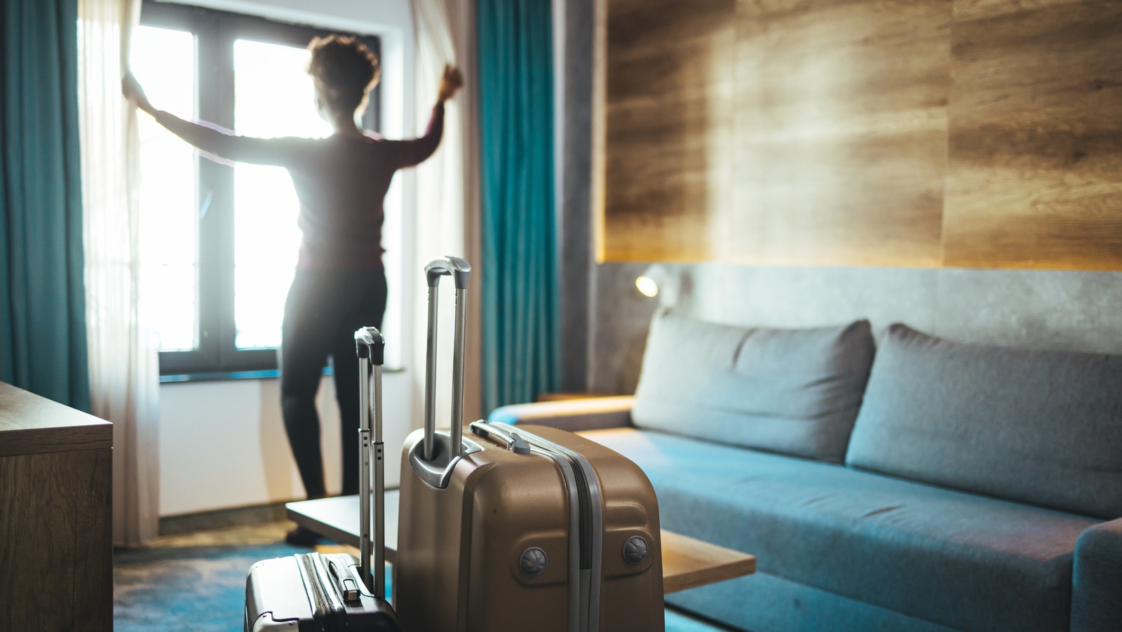 do-airlines-pay-for-hotels-for-long-layovers