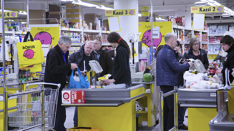 Customers in Bonus supermarket