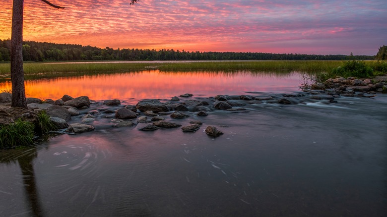 Lake Itasca marks the start of the Mississippi River