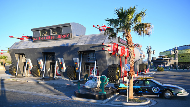 Alien Fresh Jerky restaurant in Baker, California