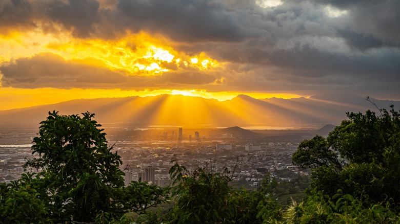 tantalus lookout at sunset