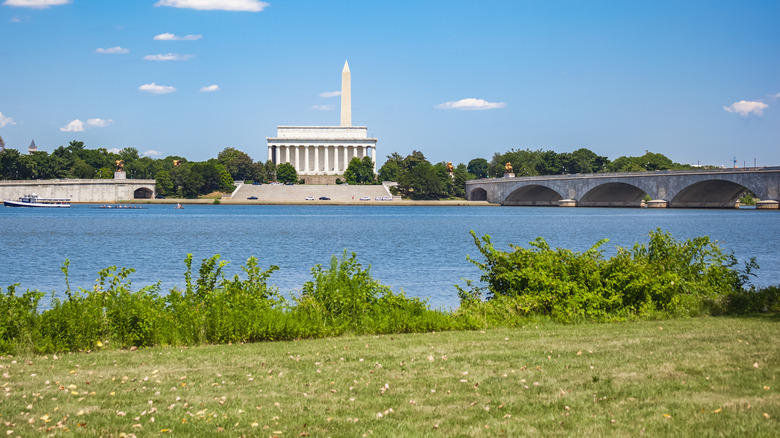 View of D.C. from Mount Vernon Trail