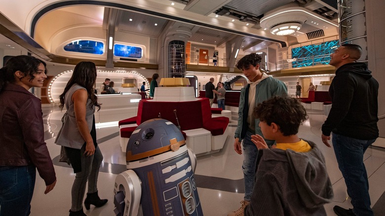 Star Wars: Galactic Starcruiser lobby