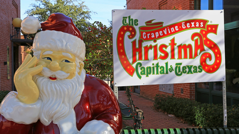 Santa by Grapevine Christmas sign