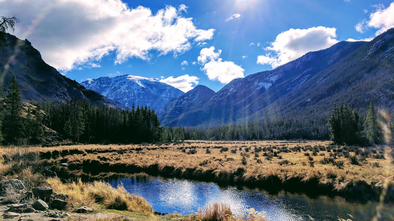 Mountains in Grand Lake on sunny day