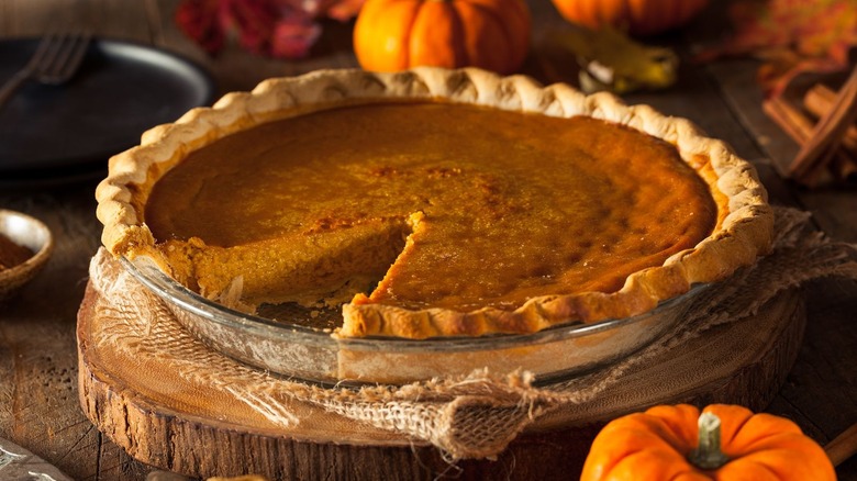 Pumpkin pie with pumpkins