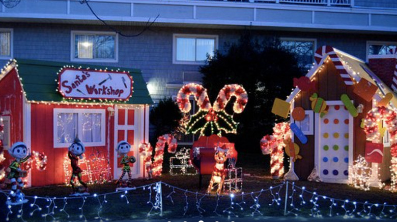 Cape Codder Resort Christmas decorations