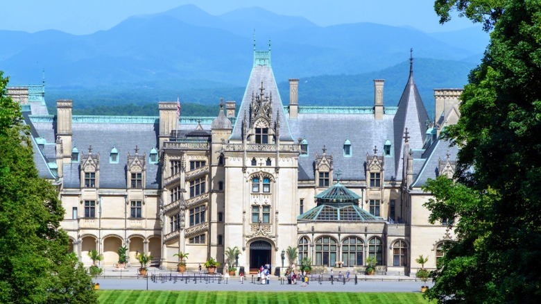 Biltmore Estate with mountain backdrop