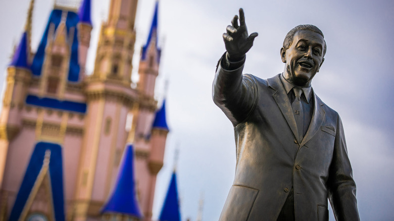 Magic Kingdom Walt Disney statue