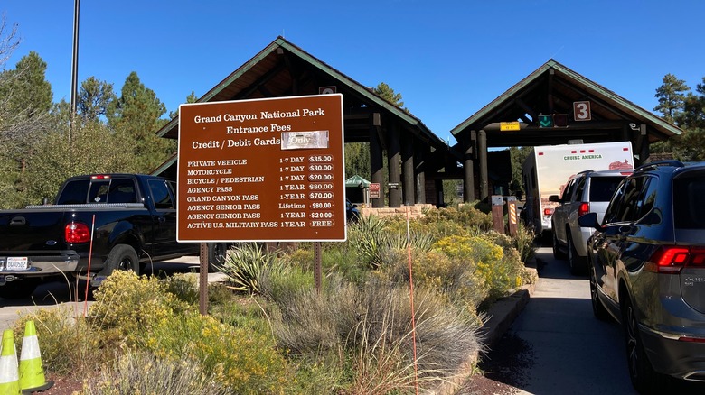 Grand Canyon cars entrance fees sign