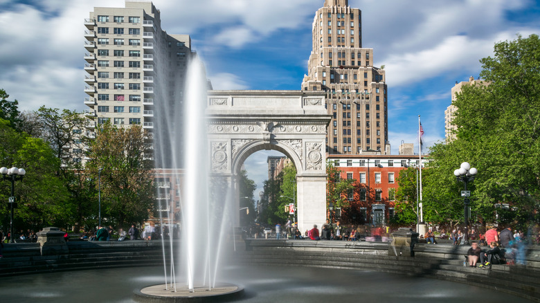 Washington Square Arch and fountain