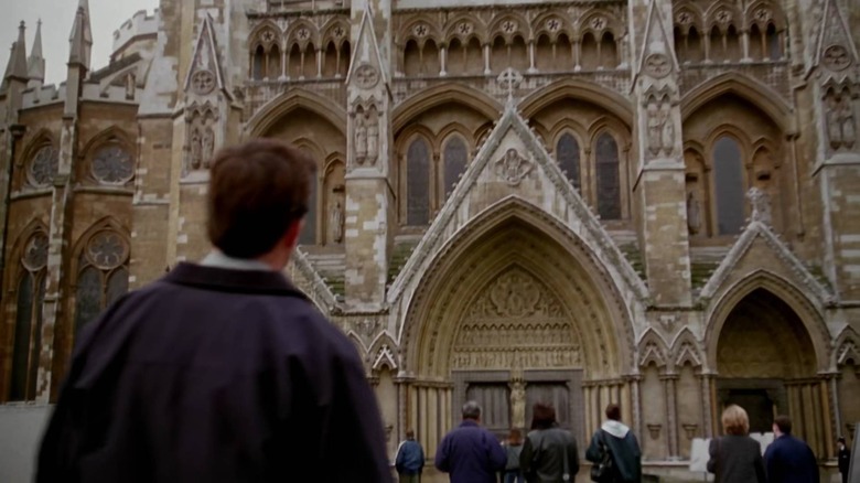 Chandler admires Westminster Abbey