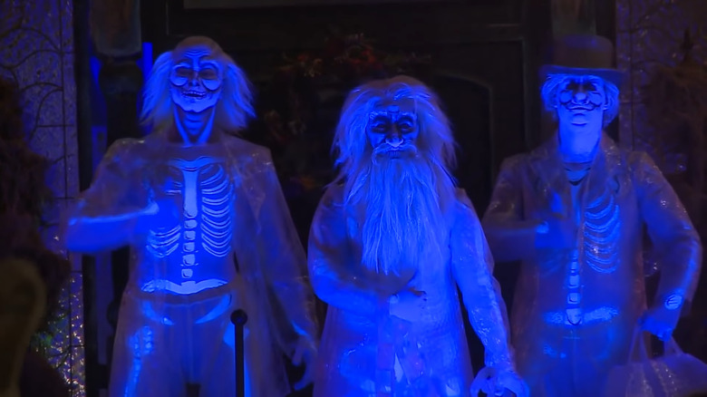 Haunted Mansion hitchhiking ghosts