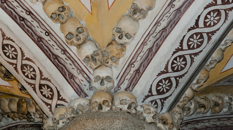 Skull trim in ossuary