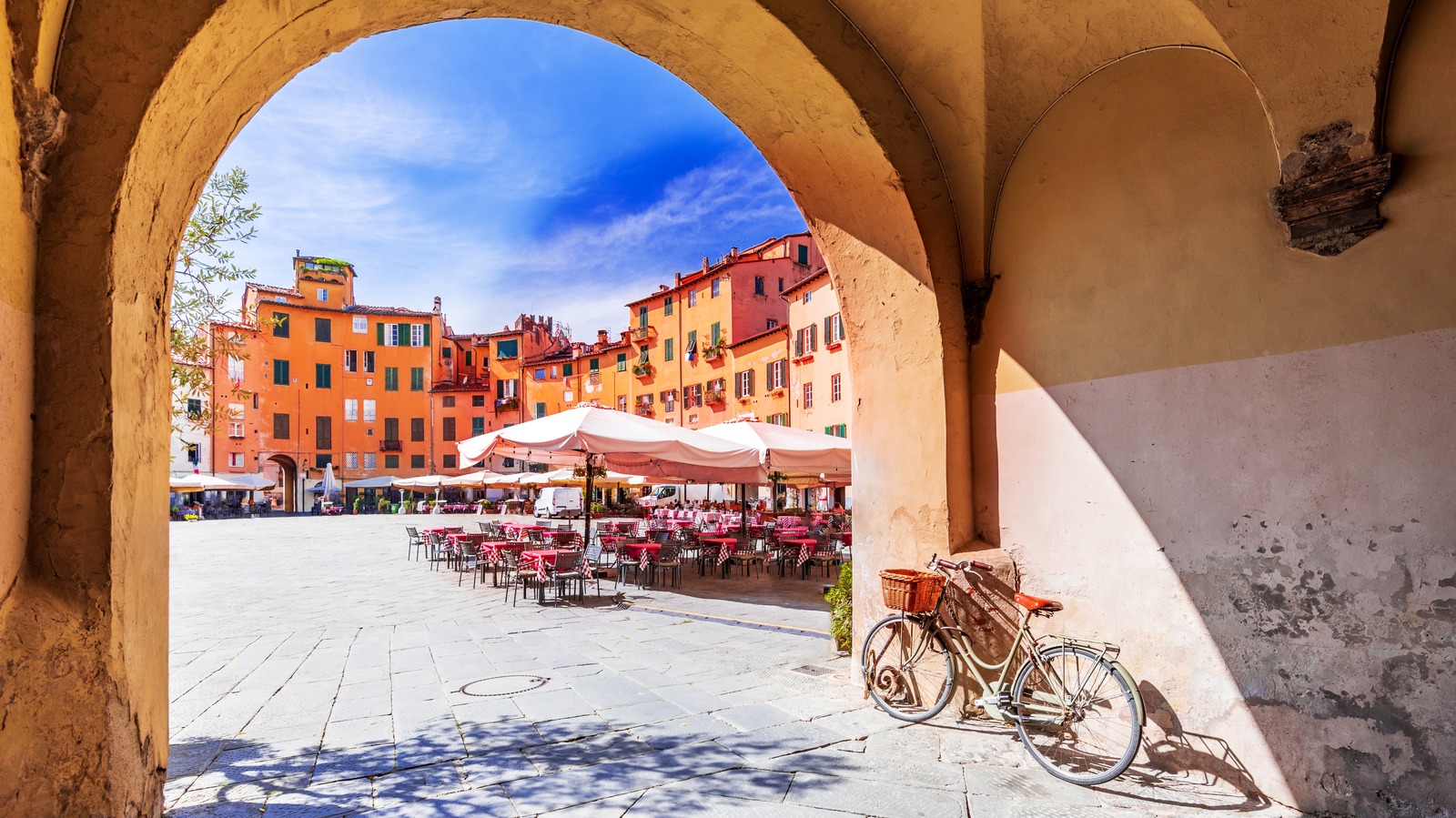 Here's Why Tourists Are Flocking To This Lesser-Known City In Italy