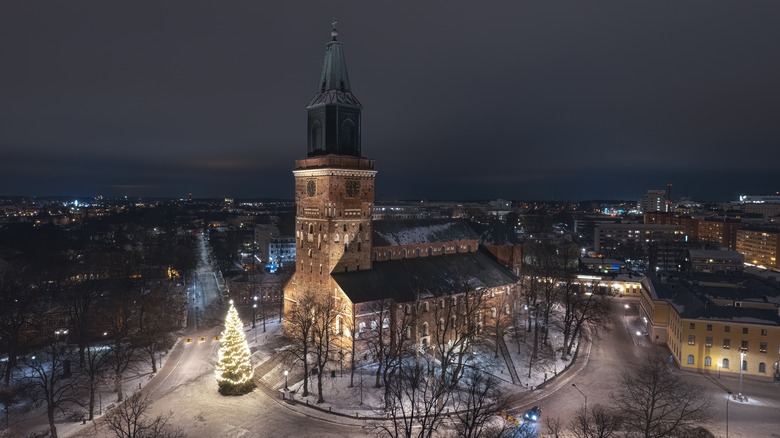 Christmas tree by Turku Cathedral