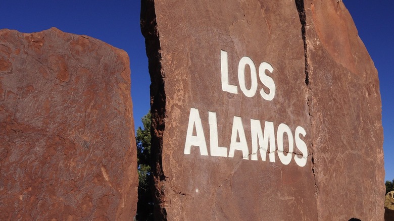 Los Alamos sign 