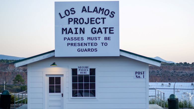 Los Alamos Project Mian gate