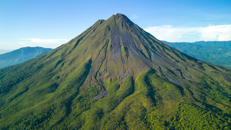 arenal volcano national park landscape