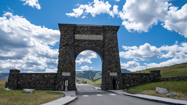 Roosevelt Arch from Gardiner