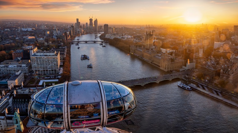 Riding the London Eye, sunset
