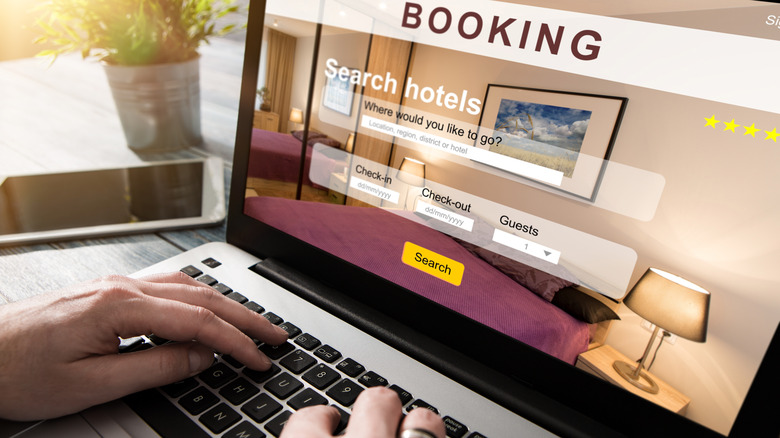 Person booking a hotel