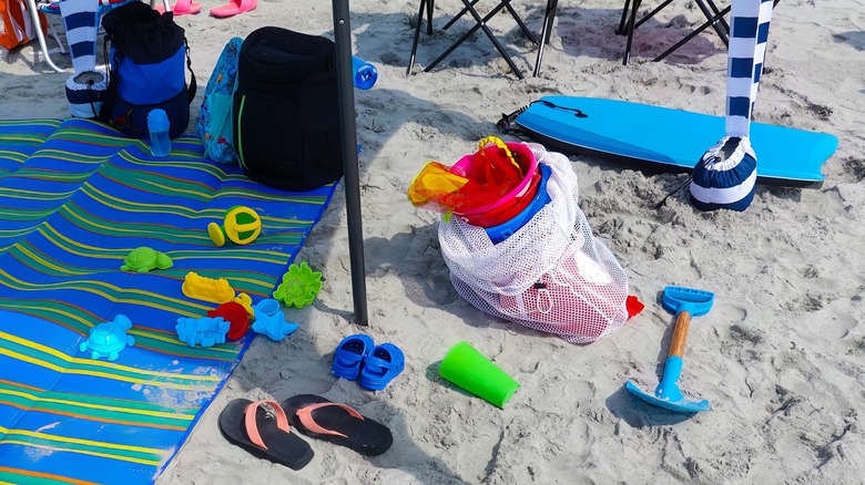 Mesh bag with beach toys