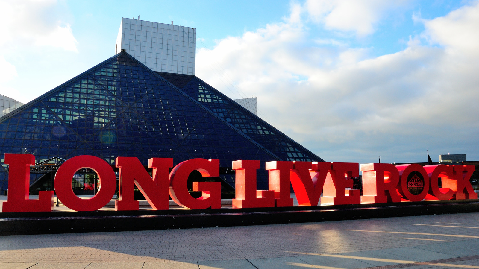 How To Plan The Perfect Trip To Cleveland's Rock & Roll Hall Of Fame