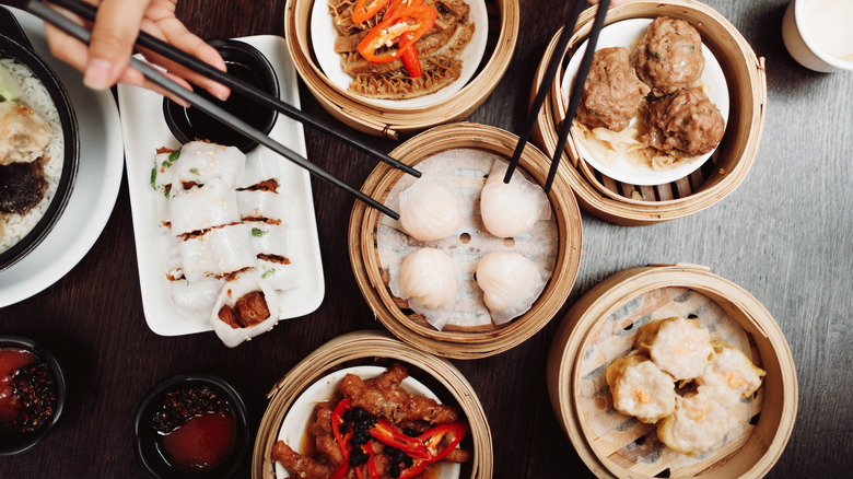 dumpling baskets and chopsticks