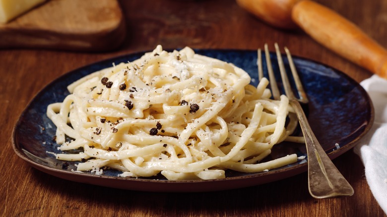 cacio e pepe pasta