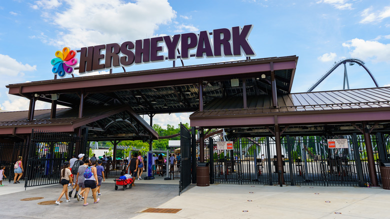 Hersheypark entrance