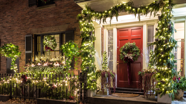 old home decorated for Christmas