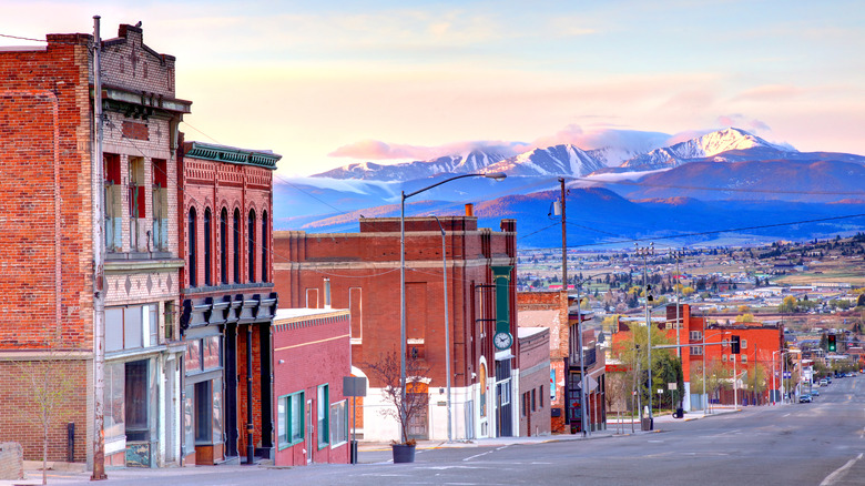 view of Butte and mountains