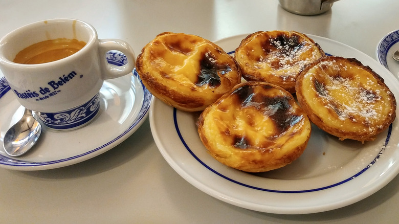 Pasteis de nata and coffee at Pastéis de Belém