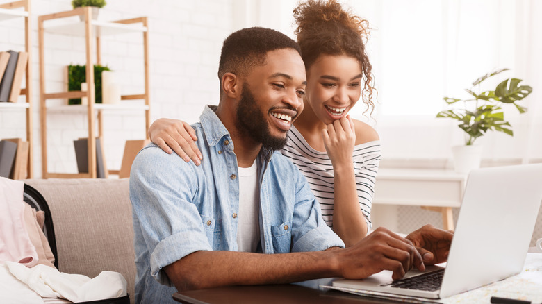 couple planning a trip