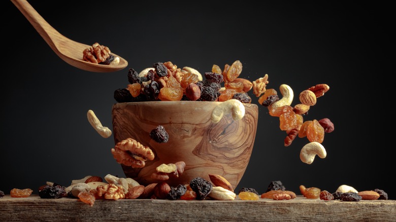 Nut snacks for energy
