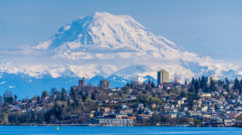 Mt. Rainier stands over the city of Tacoma