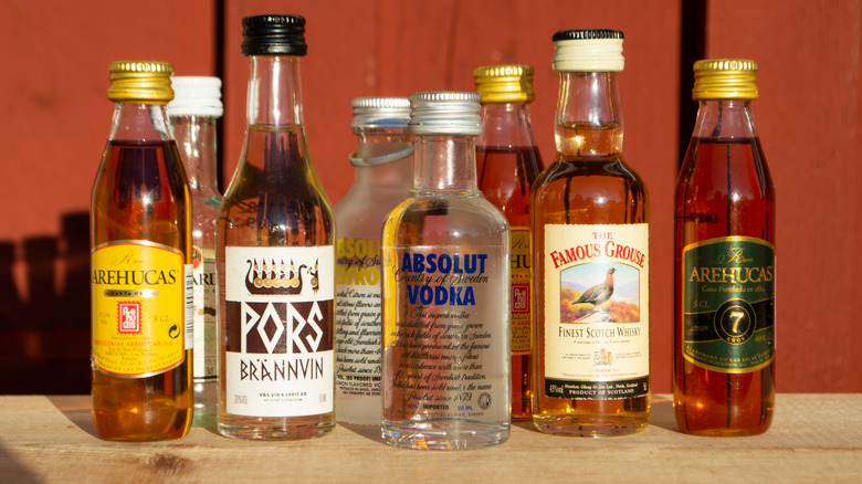 mini alcohol bottles