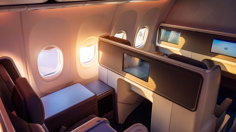 Premium-class aircraft cabin