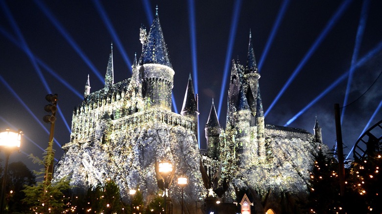 Universal Orlando Hogwarts Castle winter