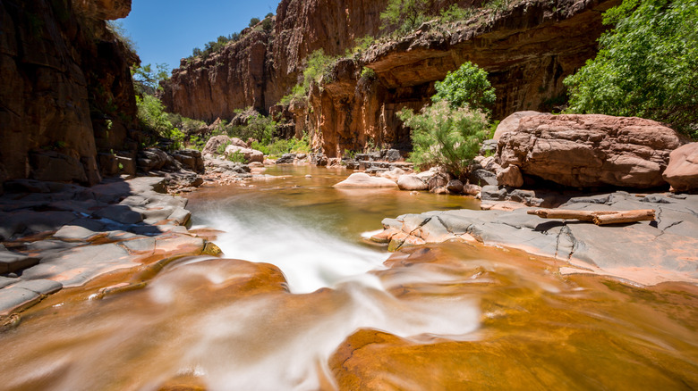 Arizona's Cibecue Falls Hike Will Take You To A Beautiful Waterfall