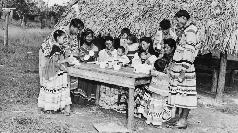 A native Seminole family gathering