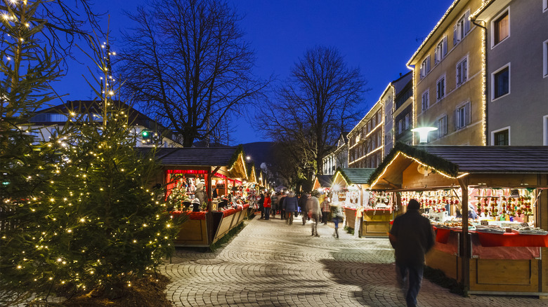 Nighttime Christmas market in Brunico's old quarter