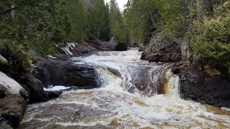 falls at cascade river park