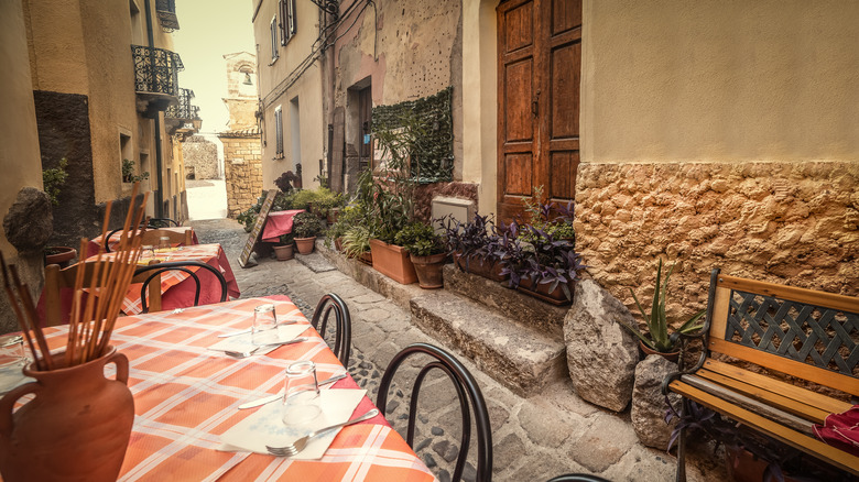 An alley restaurant in Castelsardo