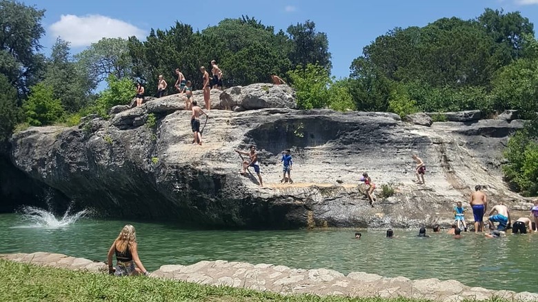 Tonkawa Falls with summer crowd