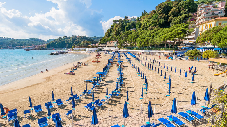 beach with chairs in Lerici