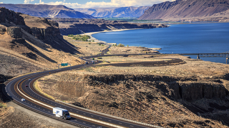 I-90 along the Columbia River